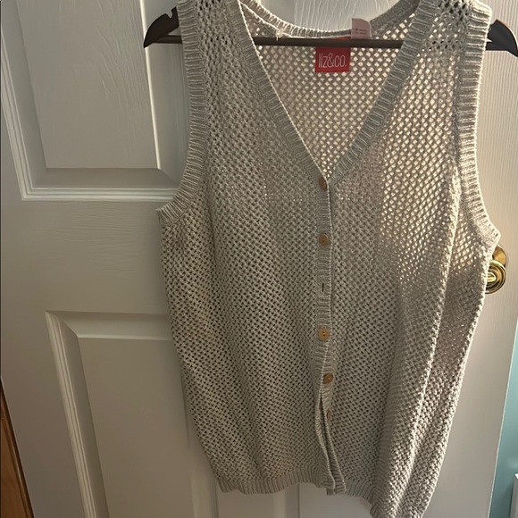 Liz & Co Light Gray Sleeveless Cardigan - Picture 1 of 4
